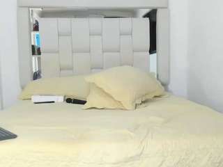 naomy-rh webcam