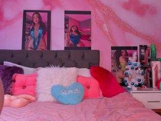 Live webcam model scarlett-harper on Soda Cams