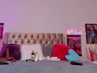 Scarlett Horny live webcam show