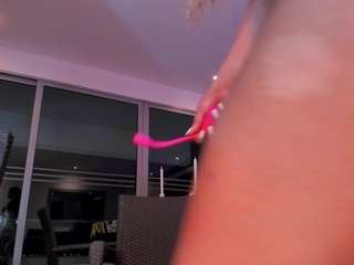 Scarlett Horny