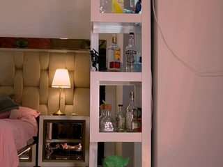 Scarlett Horny
