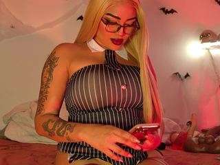Scarlett Horny