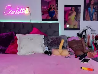 Scarlett Horny's Live Sex Cam Show