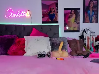 Scarlett Horny's Live Sex Cam Show