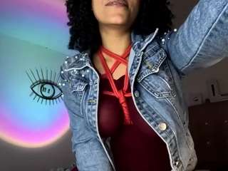 emma-ruiz Tattoos live webcam