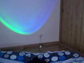 Live cam show with emma-ruiz