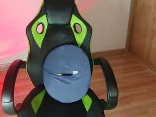 Live cam show with emma-ruiz