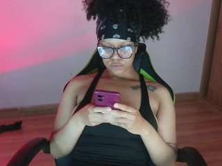 emma-ruiz live cam preview