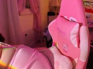 felttheflowers on CamSoda