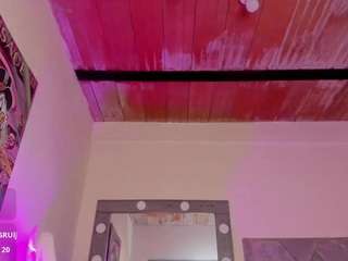 sweet-tiinaa webcam model