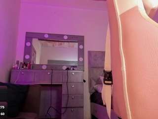 sweet-tiinaa est une fille coquine aimant les jetons/tokens et vous faisant jouir pendant son show coquin sur CamSoda. Les tags indiqués par sweet-tiinaa sur le site de vidéos coquines sont : ahegao,sexy,masturbation,naked,nature,orgasm,pov,redhead,sex-toys,shemale,amateur,skinny,small-ass,smoking socially,solo,spank,tease,thin,massage,lush,