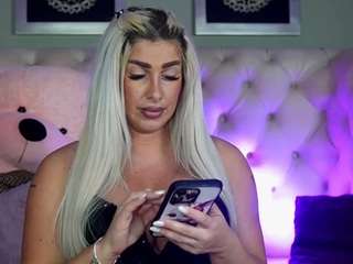tanyamonroe's CamSoda show and profile
