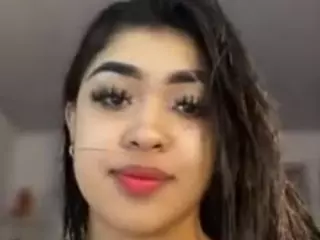 Modeltaliaana's Live Sex Cam Show