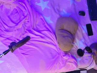 debbiecross's CamSoda show and profile