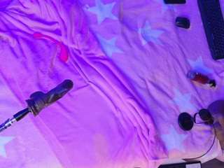 Live webcam model debbiecross on Soda Cams