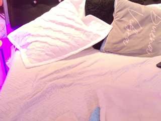 Live webcam model valen-scott on Soda Cams