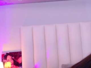 valen-scott, female webcam model,  years old, on live webcam