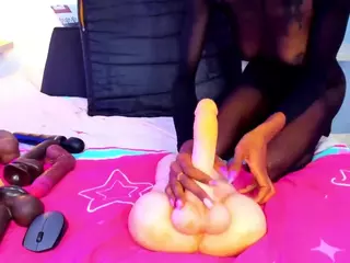 black-rosse's Live Sex Cam Show