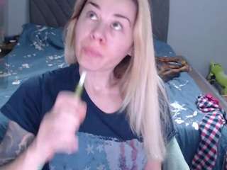 directgirl's CamSoda show and profile