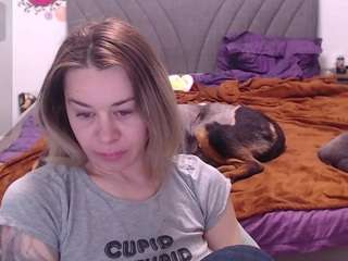 Questo modello è in diretta ora. directgirl