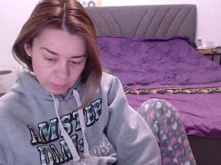le modèle directgirl est en webcam porno dans un show sur le site camsoda, il possède les tags suivants: bedroom,nature,wet,tattoos,squirter,solo,smoke,shaved-pussy,black hair,ohmibod,natural,naked,lush,living room,fetish,feet,dildo,brown eyes,college,hd