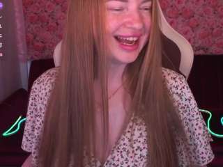 Miaredfox's cam show statistics and live stream