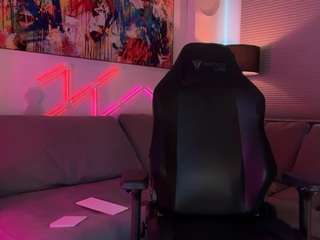 kanary from CamSoda is Private