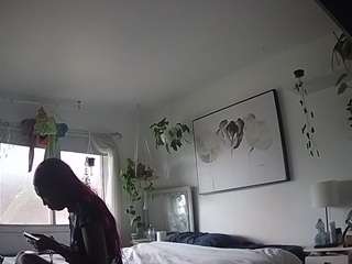 voyeurcam-xiennamoreau-01