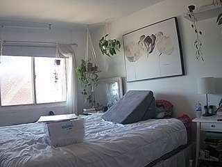 voyeurcam-xiennamoreau-01