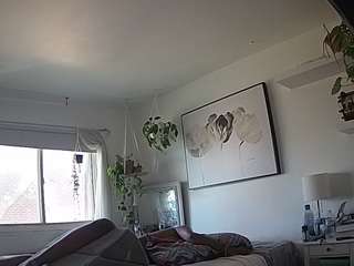 voyeurcam-xiennamoreau-01