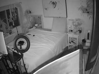 voyeurcam-xiennamoreau-01 Cam Rooms camsoda