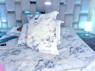 cammiila webcam model