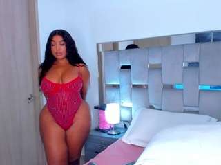 Live cam show with cammiila