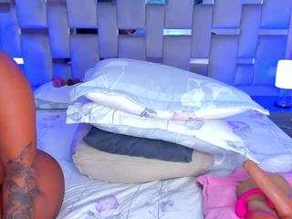 cammiila Sex Cam Show