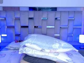 cammiila Sex Cam Show