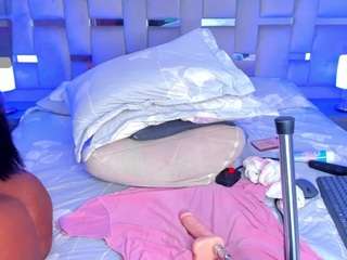 cammiila live webcam show
