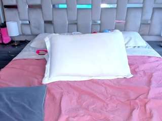 cammiila live cam preview