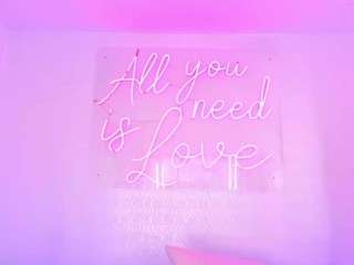 Live webcam model hailey-miller1 on Soda Cams