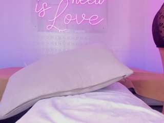 Live webcam model hailey-miller1 on Soda Cams