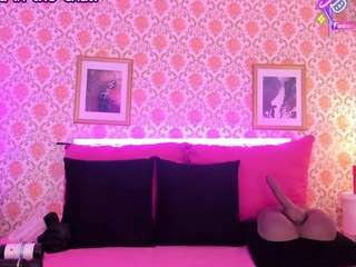 Queen S. live webcam show