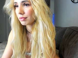 bella-sweeet Live Webcam on CamSoda
