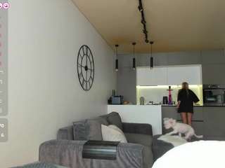 bella-sweeet Live Webcam on CamSoda