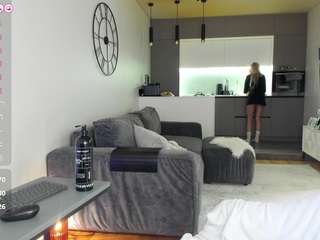 bella-sweeet Live Webcam on CamSoda