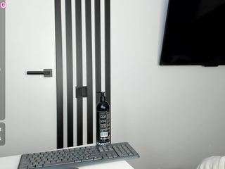 bella-sweeet's live room