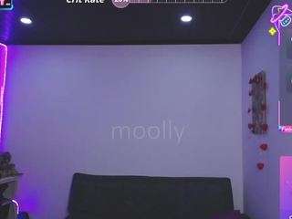 Discover moollyy from CamSoda