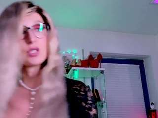 2bigass4-u from CamSoda