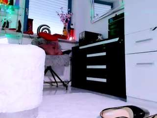 2bigass4-u's live room