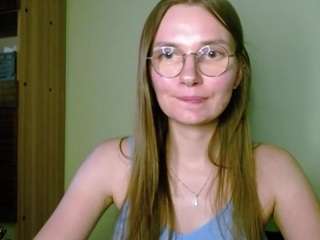 elly-classy's Cam show and profile