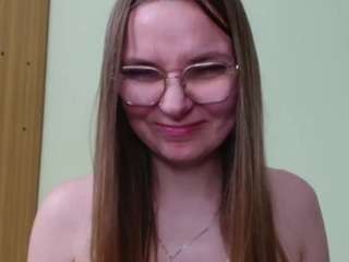 elly-classy live webcam show