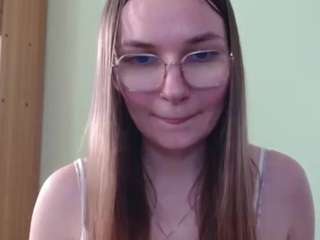 elly-classy live webcam show